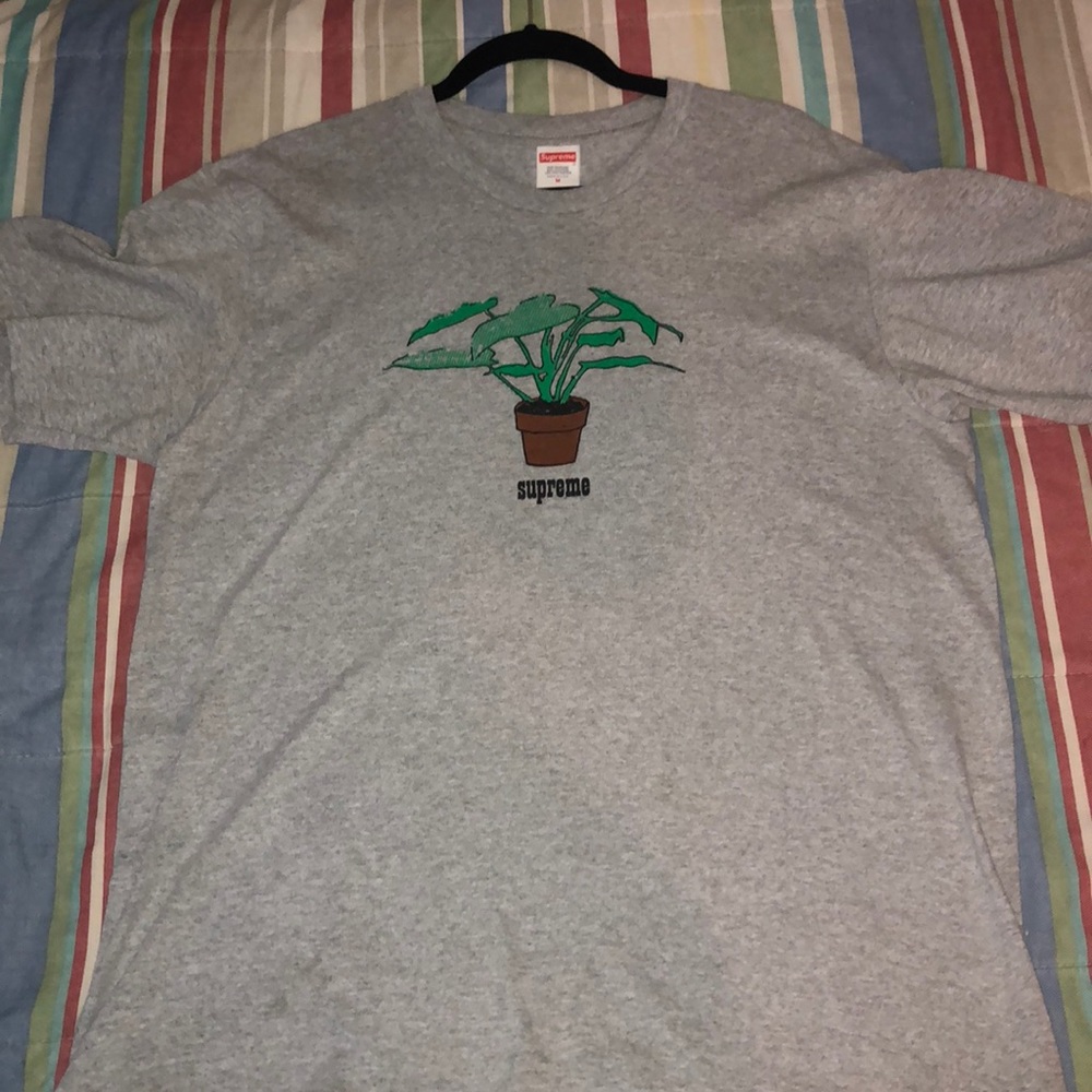 Grey Supreme Plant Tee size M